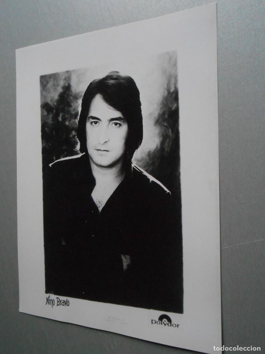 Fotos de Cantantes: FOTO de - NINO BRAVO - de 18 x 24 cms.