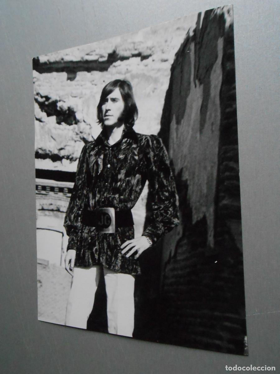 Fotos de Cantantes: FOTO de - JULIAN GRANADOS - de 18 x 24 cms.