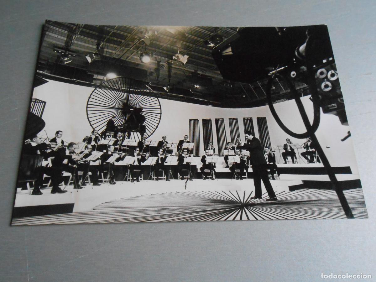 Fotos de Cantantes: FOTO de - WALDO DE LOS RIOS - de 24 x 18 cms.