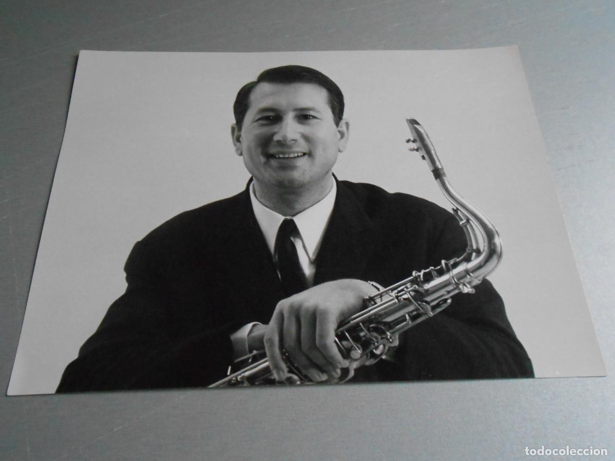 Fotos de Cantantes: FOTO de - PEDRO ITURRALDE - de 24 x 18 cms.