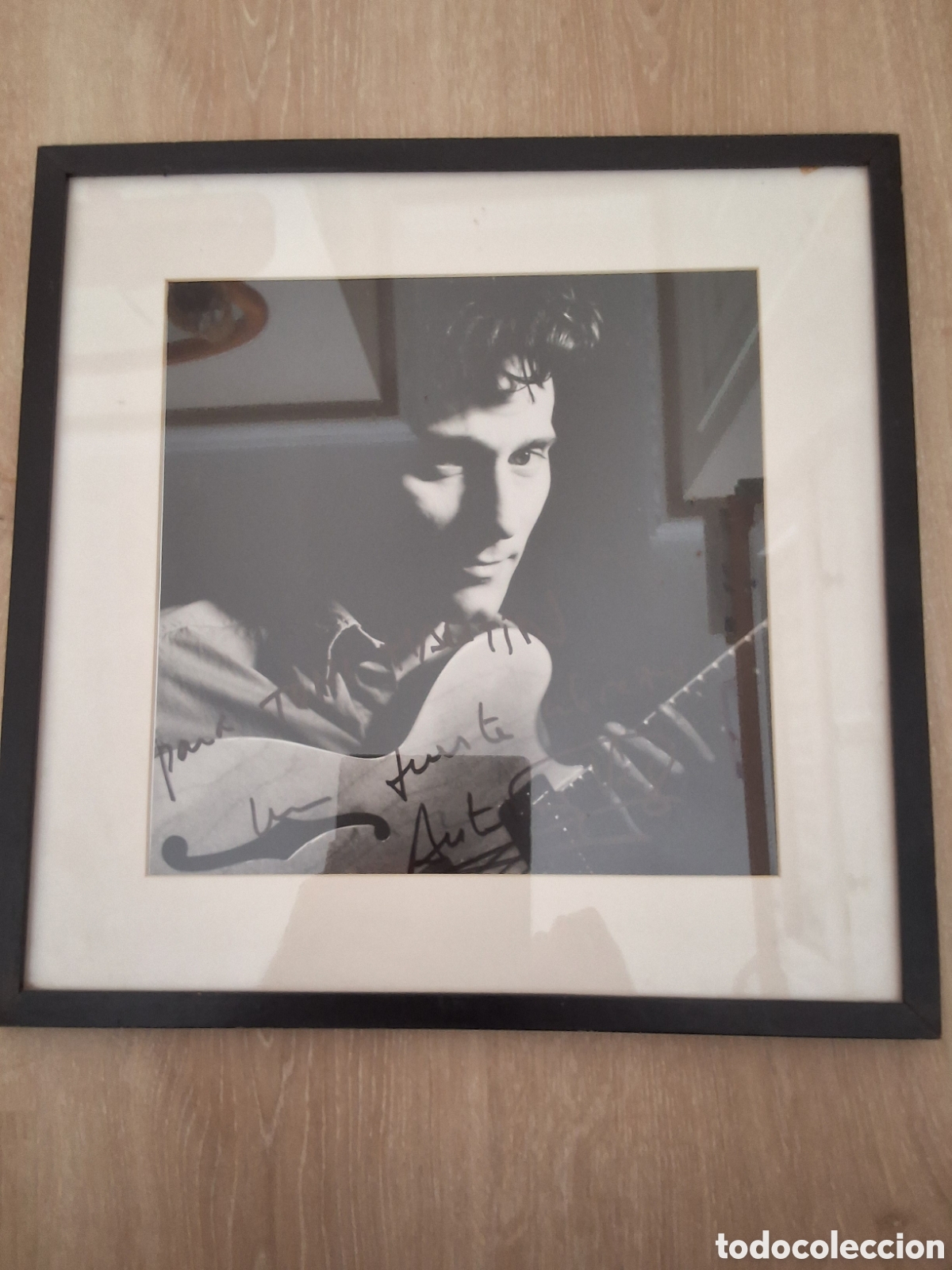 Fotos de Cantantes: Antonio Vega cantante fotografia enmarcada y dedicada (38&times;38)
