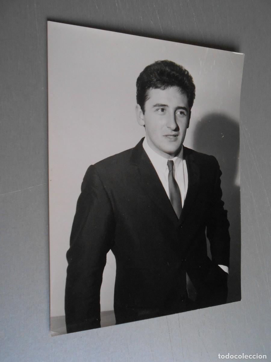 Fotos de Cantantes: FOTO de - Pino DONAGGIO - de 18 x 24 cms.