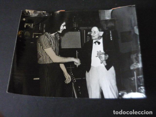 Foto di Cantanti: SANTI SISA CANTANTE CON EL GRAN GILBERT ANTIGUA FOTOGRAFIA ORIGINAL 18 X 24 CM