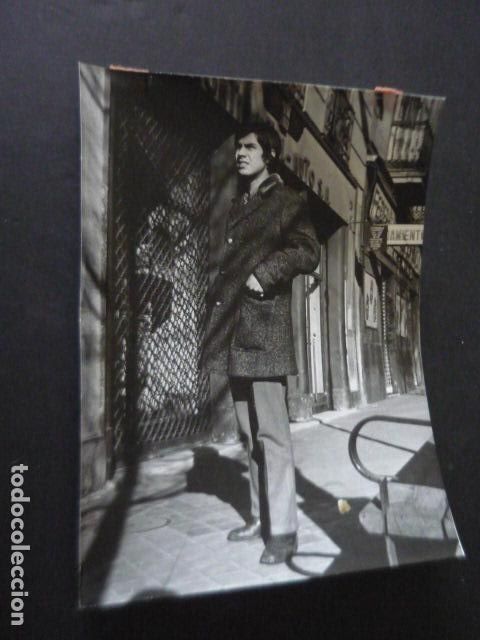 Photos of Singers: OSCAR CANTANTE ANTIGUA FOTOGRAFIA ORIGINAL 18 X 24 CM
