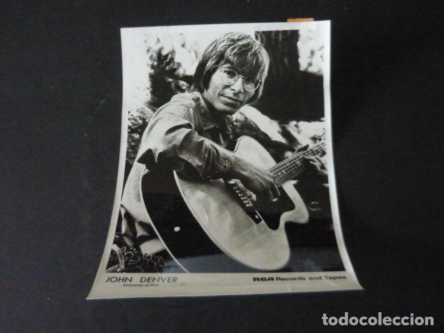 Photos of Singers: JOHN DENVER CANTANTE ANTIGUA FOTOGRAFIA ORIGINAL 18 X 12 CM
