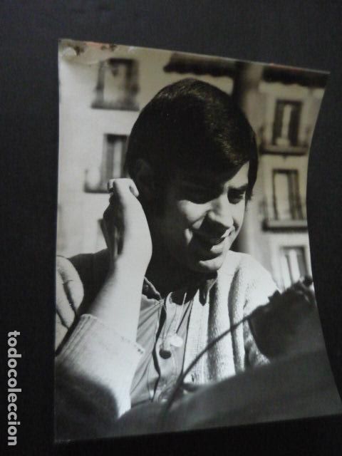 Photos of Singers: OSCAR CANTANTE ANTIGUA FOTOGRAFIA ORIGINAL 18 X 24 CM