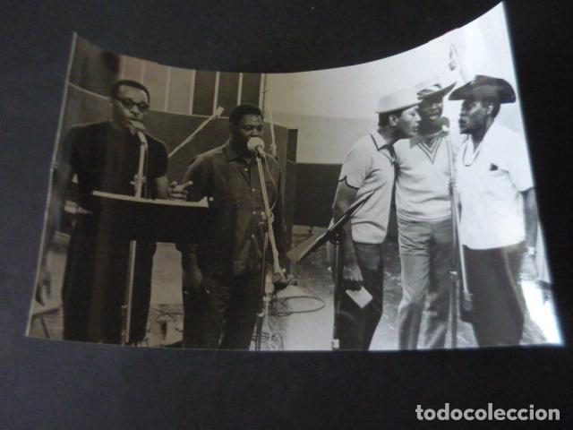 Photos de Chanteurs et Chanteuses: THE DELLS CONJUNTO MUSICAL ANTIGUA FOTOGRAFIA ORIGINAL 15 X 24 CM