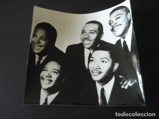 Photos of Singers: THE DELLS CONJUNTO MUSICAL ANTIGUA FOTOGRAFIA ORIGINAL 18 X 19,5 CM