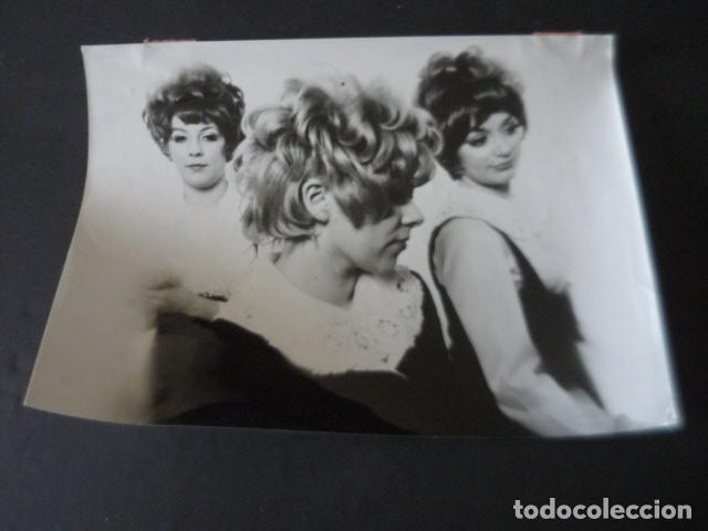 Photos of Singers: THE PAPER DOLLS CONJUNTO MUSICAL ANTIGUA FOTOGRAFIA ORIGINAL 18 X 24 CM