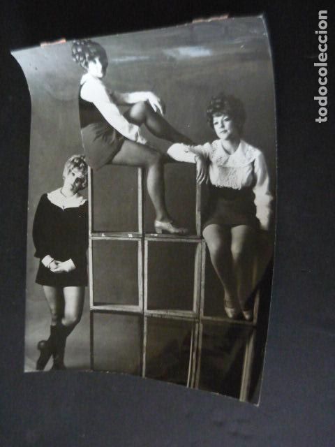 Photos of Singers: THE PAPER DOLLS CONJUNTO MUSICAL ANTIGUA FOTOGRAFIA ORIGINAL 18 X 24 CM