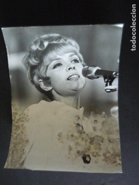 Photos of Singers: ANGELA CANTANTE ANTIGUA FOTOGRAFIA ORIGINAL 24 X 18 CM