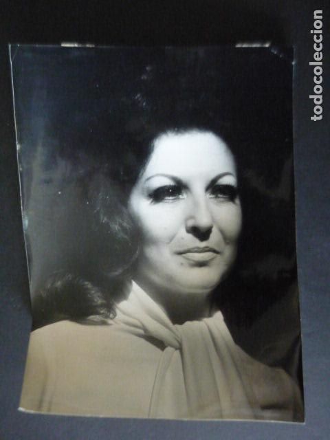 Fotos von Musikern: MARTA MORELL CANTANTE EN LEON 1&ordf; SEMANA NACIONAL DEL DISCO ANTIGUA FOTOGRAFIA ORIGINAL 18 X 24 CM