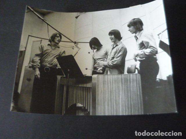 Photos of Singers: THE SIDEKICKS CONJUNTO MUSICAL ANTIGUA FOTOGRAFIA ORIGINAL 18 X 24 CM