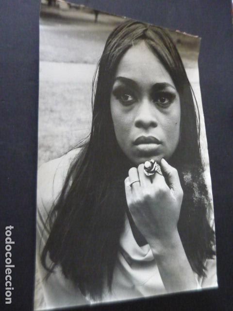 Foto di Cantanti: LOLA FALANA CANTANTE Y ACTRIZ ANTIGUA FOTOGRAFIA ORIGINAL 18 X 27 CM