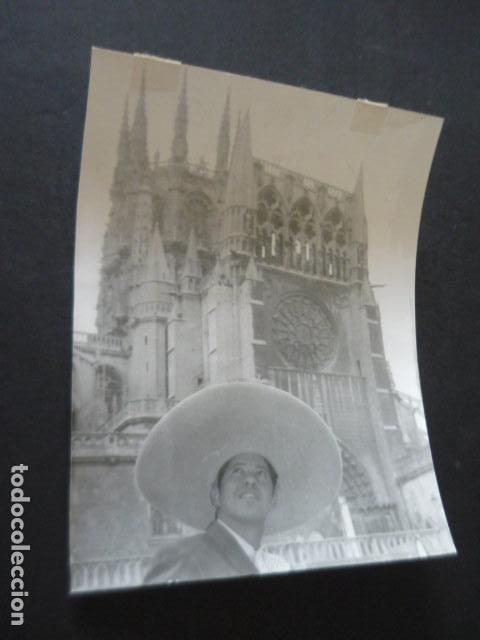 Photos of Singers: PACO MICHEL CANTANTE EN BURGOS ANTIGUA FOTOGRAFIA ORIGINAL 16 X 20 CM