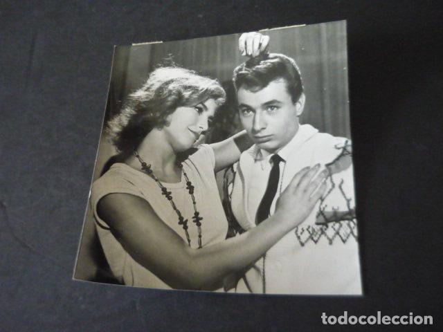 Photos of Singers: CESAR COSTA CANTANTE Y ACTOR ANTIGUA FOTOGRAFIA ORIGINAL 11 X 12 CM