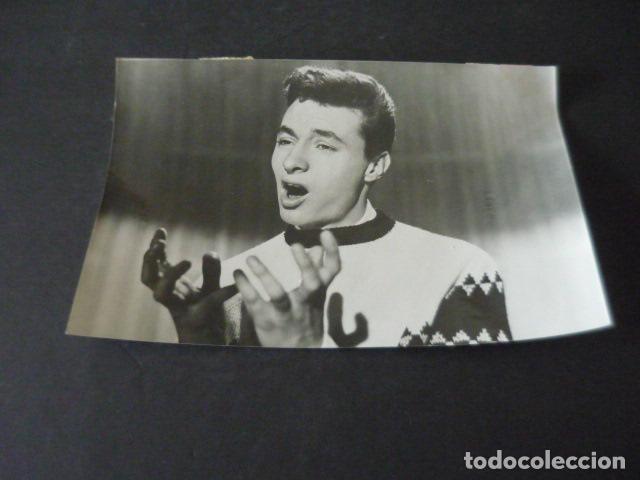 Photos of Singers: CESAR COSTA CANTANTE Y ACTOR ANTIGUA FOTOGRAFIA ORIGINAL 12 X 18 CM