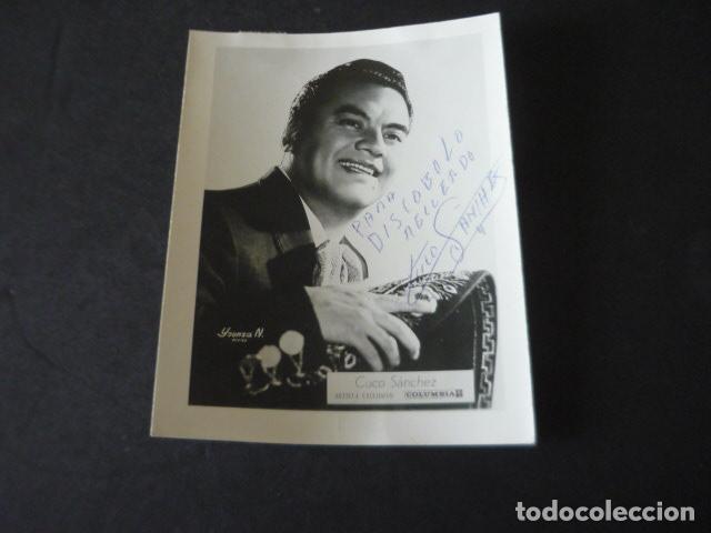 Photos of Singers: CUCO SANCHEZ CANTANTE ANTIGUA FOTOGRAFIA ORIGINAL CON FIRMA AUTOGRAFA 10 X 13 CM