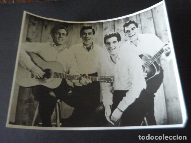 Photos of Singers: THE FOUR SEASONS CONJUNTO MUSICAL ANTIGUA FOTOGRAFIA ORIGINAL 24 X 18 CM