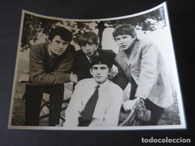 Photos of Singers: LOS SEARCHERS CONJUNTO MUSICAL ANTIGUA FOTOGRAFIA ORIGINAL 24 X 18 CM