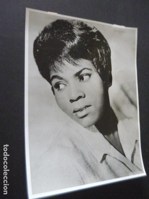 Photos of Singers: DEE DEE WARWICK ANTIGUA FOTOGRAFIA ORIGINAL 18 X 24 CM