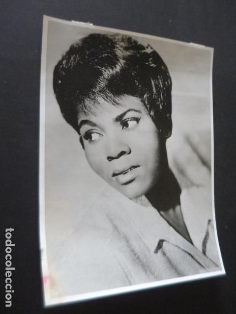 Photos of Singers: DEE DEE WARWICK ANTIGUA FOTOGRAFIA ORIGINAL 18 X 24 CM