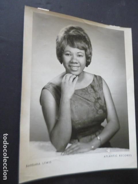 Fotos de Cantantes: BARBARA LEWIS CANTANTE ANTIGUA FOTOGRAFIA ORIGINAL 20 X 26 CM