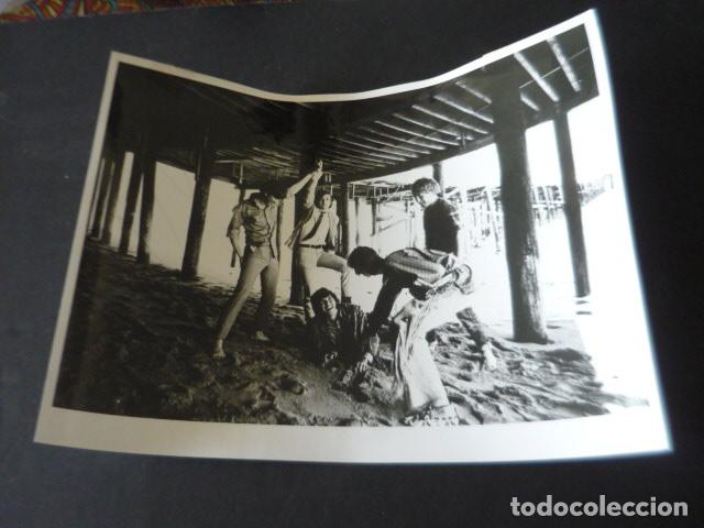 Fotos de Cantantes: THE BUFFALO SPRINGFIELD CONJUNTO MUSICAL ANTIGUA FOTOGRAFIA ORIGINAL 18 X 24 CM