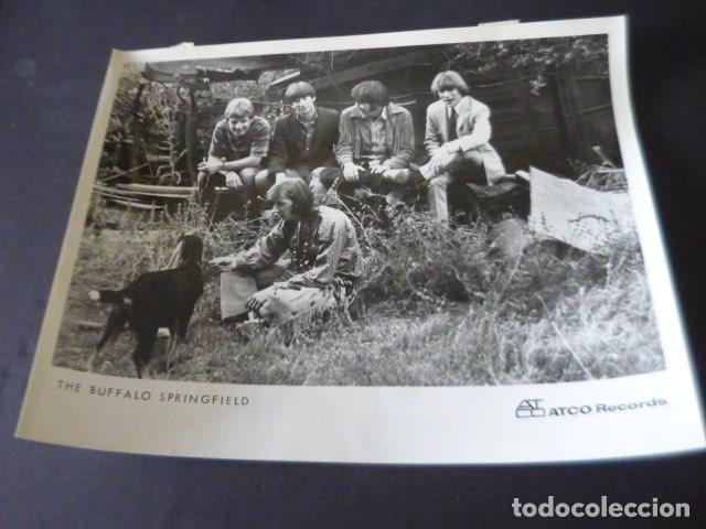 Fotos von Musikern: THE BUFFALO SPRINGFIELD CONJUNTO MUSICAL ANTIGUA FOTOGRAFIA ORIGINAL 21 X 26 CM