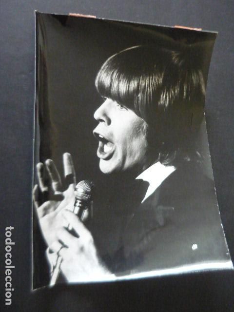 Photos of Singers: HERMANS HERMITS CONJUNTO MUSICAL ANTIGUA FOTOGRAFIA ORIGINAL 18 X 24 CM