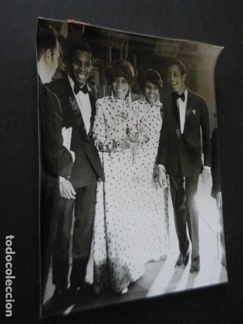 Photos of Singers: LOS CUATRO MONEDAS CONJUNTO MUSICAL ANTIGUA FOTOGRAFIA ORIGINAL 18 X 24 CM