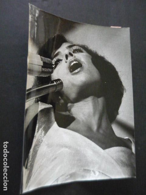 Fotos de Cantantes: SABRINA CANTANTE ANTIGUA FOTOGRAFIA ORIGINAL 18 X 24 CM