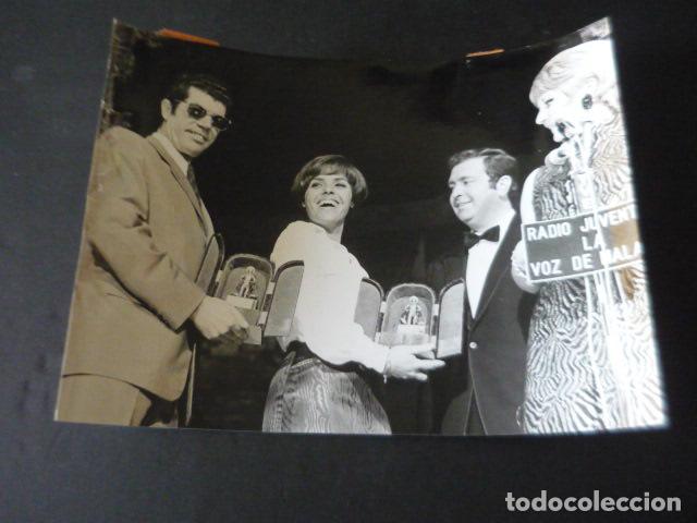 Photos of Singers: SABRINA CANTANTE EN MALAGA ANTIGUA FOTOGRAFIA ORIGINAL 18 X 24 CM