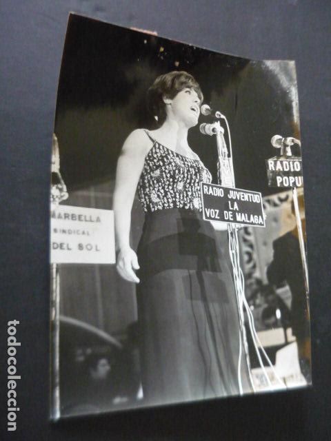 Photos of Singers: SABRINA CANTANTE EN MALAGA ANTIGUA FOTOGRAFIA ORIGINAL 18 X 24 CM