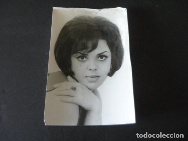 Photos de Chanteurs et Chanteuses: SABRINA CANTANTE ANTIGUA FOTOGRAFIA ORIGINAL 12 X 17 CM