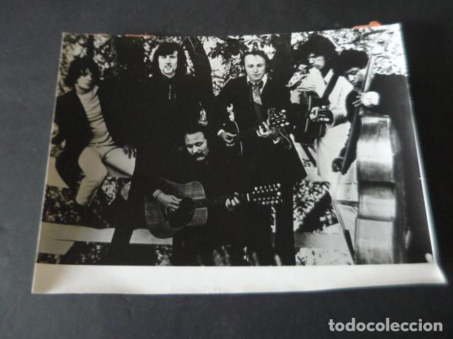 Photos of Singers: CROSBY STILLS NASH & YOUNG CONJUNTO MUSICAL ANTIGUA FOTOGRAFIA ORIGINAL 18 X 24.5 CM