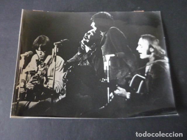 Photos of Singers: CROSBY STILLS NASH & YOUNG CONJUNTO MUSICAL ANTIGUA FOTOGRAFIA ORIGINAL 18 X 24 CM