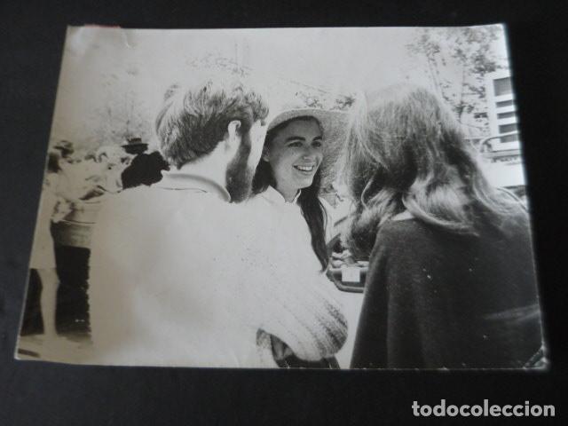 Fotos von Musikern: MARIA DEL MAR BONET CANTANTE ANTIGUA FOTOGRAFIA ORIGINAL 18 X 24 CM