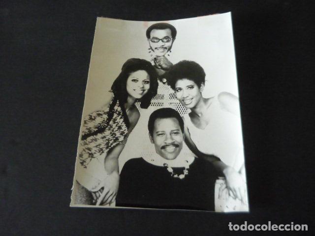 Fotos von Musikern: THE FRIENDS OF DISTINCTION CONJUNTO MUSICAL ANTIGUA FOTOGRAFIA ORIGINAL 18 X 12 CM