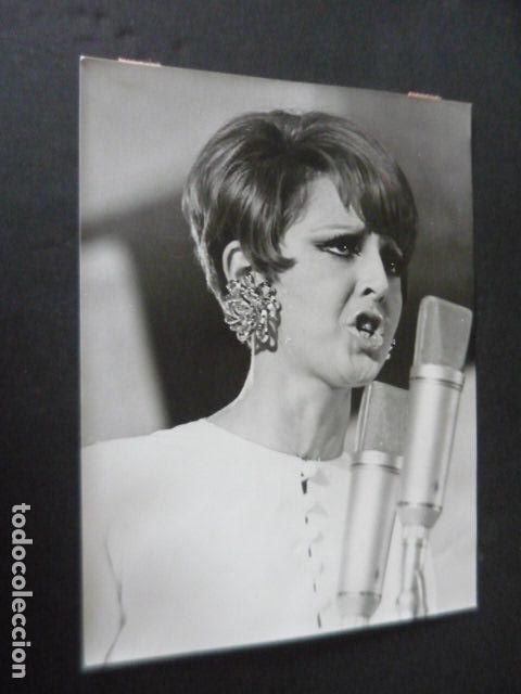 Fotos von Musikern: NIKI CANTANTE ANTIGUA FOTOGRAFIA ORIGINAL 18 X 24 CM