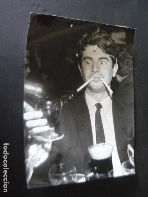 Photos de Chanteurs et Chanteuses: RAFA CANTANTE ANTIGUA FOTOGRAFIA ORIGINAL 18 X 24 CM