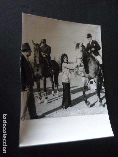 Photos of Singers: LUCIANA WOLF CANTANTE EN EL CLUB DE CAMPO DE MADRID ANTIGUA FOTOGRAFIA ORIGINAL 24 X 18 CM