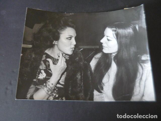 Fotos de Cantantes: LUCIANA WOLF CANTANTE CON PAQUITA RICO ACTRIZ ANTIGUA FOTOGRAFIA ORIGINAL 24 X 18 CM