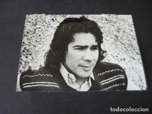 Photos of Singers: VICTOR HEREDIA CANTANTE ANTIGUA FOTOGRAFIA ORIGINAL 18 X 12 CM