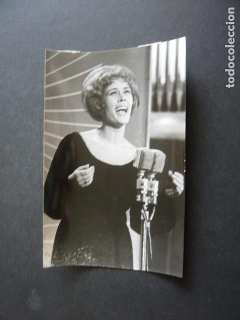 Fotos von Musikern: CONNIE VAN DEN BOCH CANTANTE ANTIGUA FOTOGRAFIA ORIGINAL 12 X 17 CM