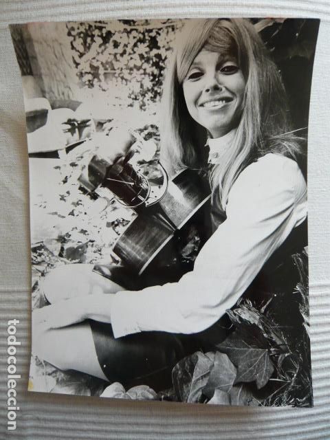 Fotos von Musikern: VALERIE CANTANTE ANTIGUA FOTOGRAFIA ORIGINAL 18 X 24 CM