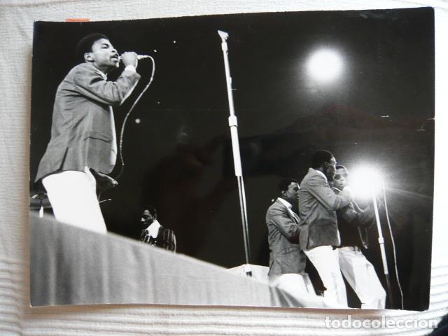Fotos de Cantores: THE SHOW STOPPERS CONJUNTO MUSICAL ANTIGUA FOTOGRAFIA ORIGINAL 20 X 25 CM