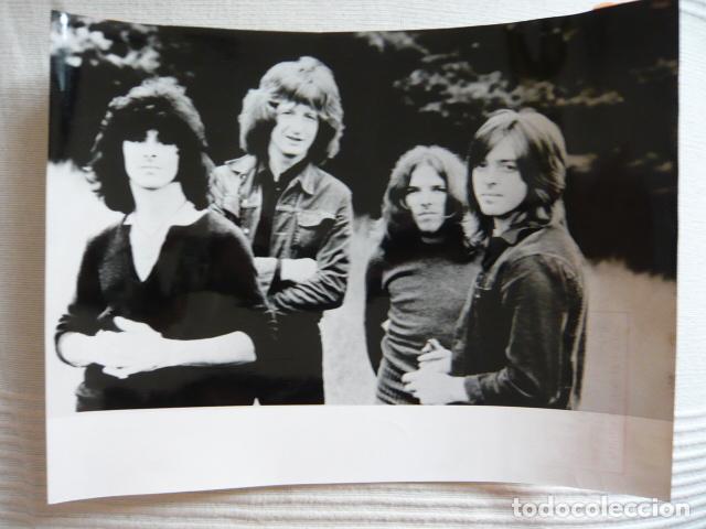 Photos of Singers: BADFINGER CONJUNTO MUSICAL ANTIGUA FOTOGRAFIA ORIGINAL 18 X 24 CM