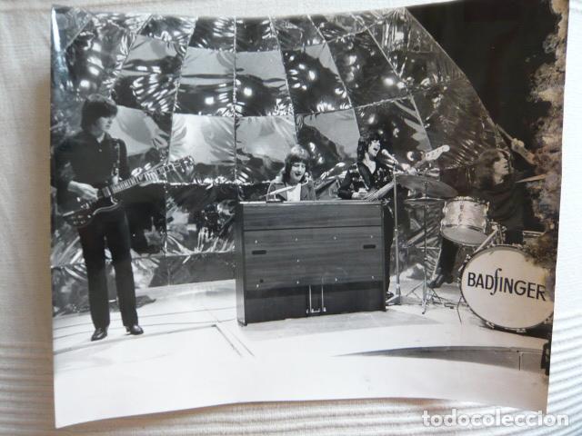 Photos of Singers: THE BADFINGER CONJUNTO MUSICAL ANTIGUA FOTOGRAFIA ORIGINAL 20 X 26 CM