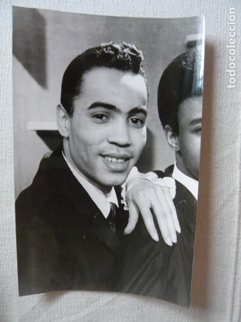 Photos of Singers: ROCKY ROBERTS Y LOS AIREDALES CONJUNTO MUSICAL ANTIGUA FOTOGRAFIA ORIGINAL 18 X 12 CM